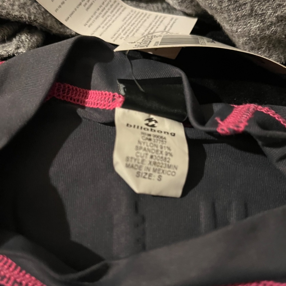 Billabong Rashguard - Picture 3 of 3